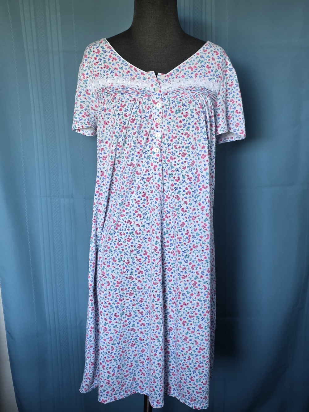 Secret Treasures Floral Nightgown L 12-14 White Lace Trim Smocked Sleep Dress